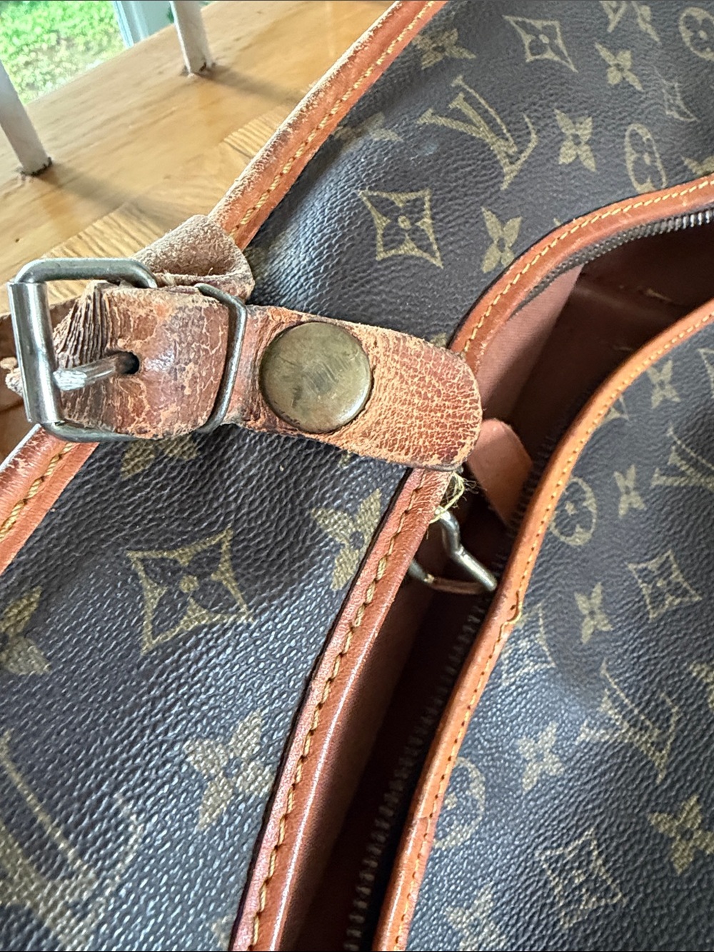 Louis Vuitton Garment Bag - Picture 16 of 16
